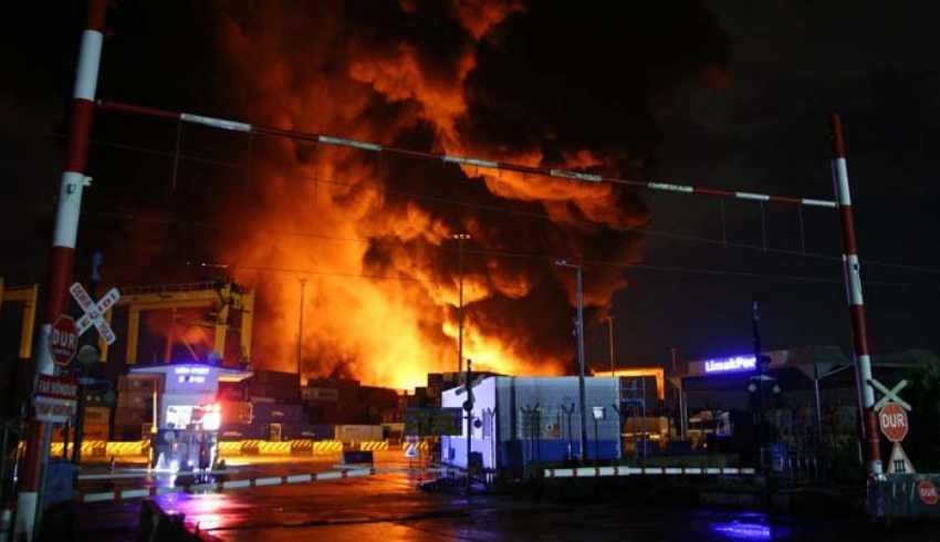 İskenderun Limanı'ndaki yangın söndürüldü