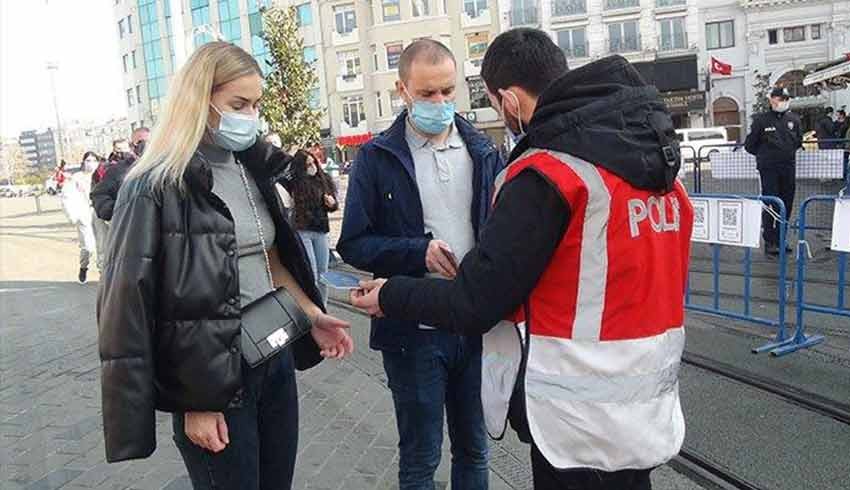 İstanbul Türklere kapalı, turistlere açık! Yabancılar: Kendimizi VIP gibi hissediyoruz