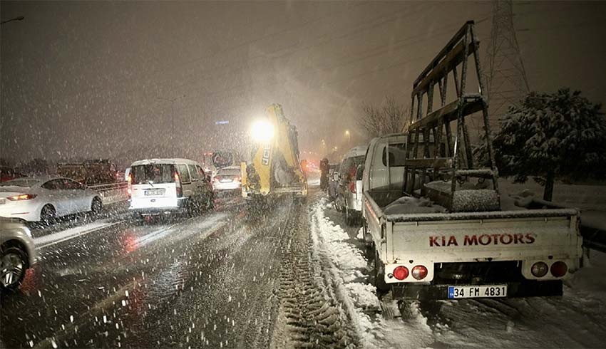 İstanbul'da özel araçların trafiğe çıkışı yasaklandı!