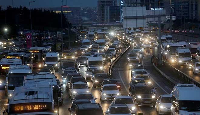 İstanbul'da trafik kilitlendi