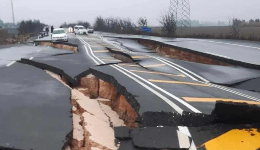 İtalyan deprem uzmanı: Türkiye 3 metre hareket etti