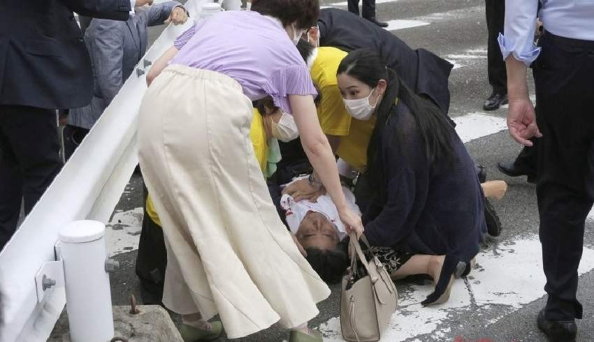 Suikasta uğrayan Japonya eski Başbakanı Abe, hayatını kaybetti