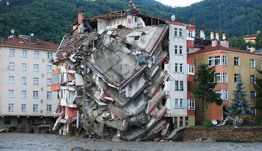 Kastamonu'da felaket! Binalar çöktü, 2 kişi öldü