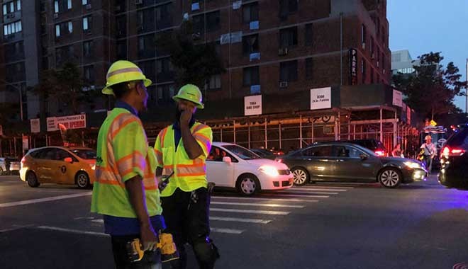 Manhattan'da elektrik kesintisi hayatı felç etti