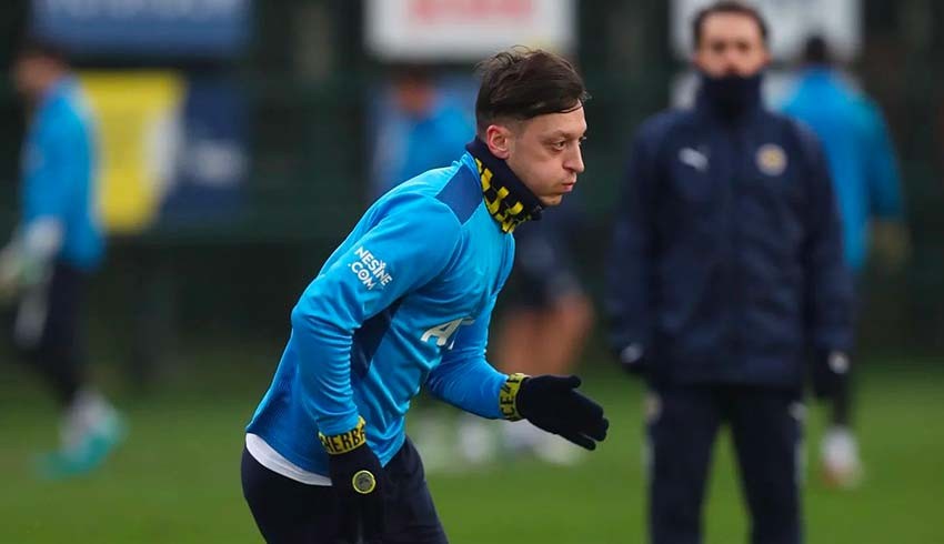 Mesut Özil aldığı cevapla şok oldu: Senin gelmene gerek yok