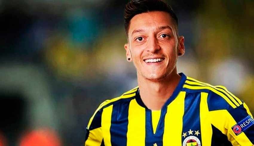 Mesut Özil'den Fenerbahçe taraftarını heyecanlandıran paylaşım