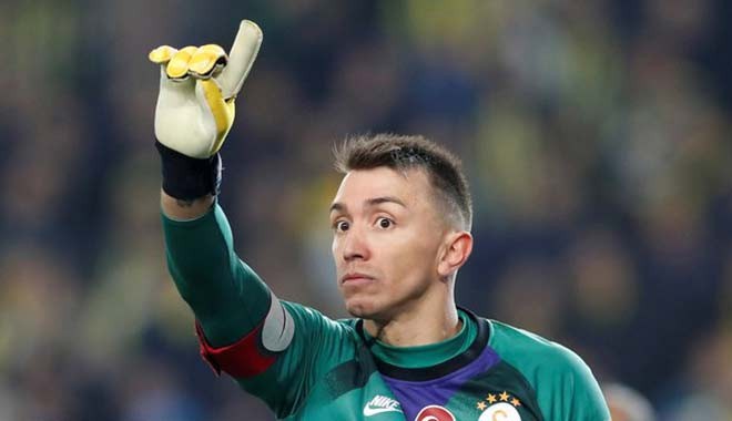 Fernando Muslera üç yıl daha Galatasaray'da