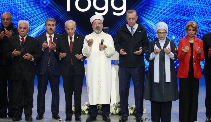 Nevşin Mengü ile Doğu Perinçek arasında Togg polemiği