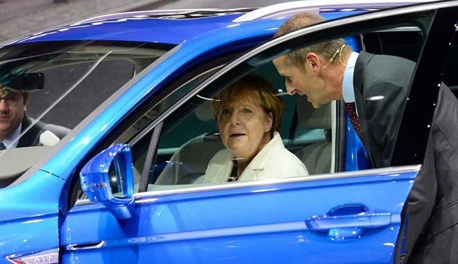 Otomotiv lobisi, Merkel'den yardım istedi: Açın