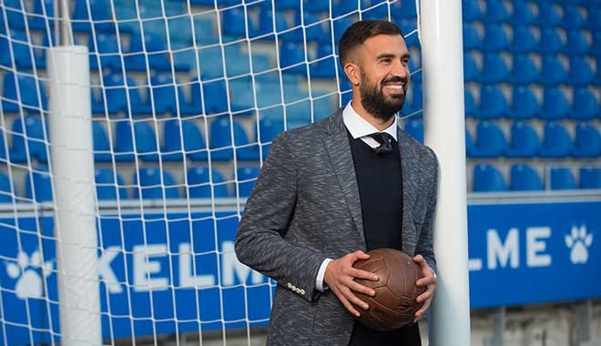 Sadece İspanya'da satılacak! D’S Damat x Deportivo Alaves kapsül koleksiyonu satışa çıktı