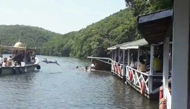 Şile'de yoğunluktan çardak çöktü, vatandaşlar göle düştü