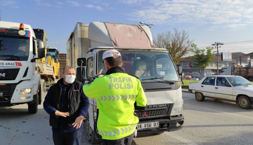 Sürücüye, rengi solmuş bayrak yüzünden ne kadar ceza kesildi?