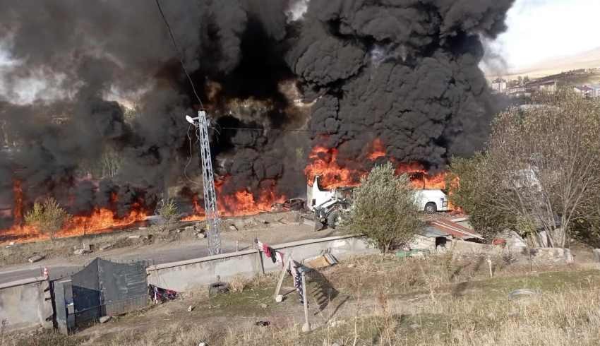 Tanker yolcu otobüsüyle çarpıştı: 7 kişi hayatını kaybetti