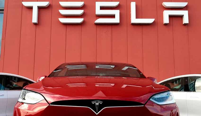 Tarihin en büyük günlük düşüşü! Tesla tek seansta 82 milyar dolar eridi