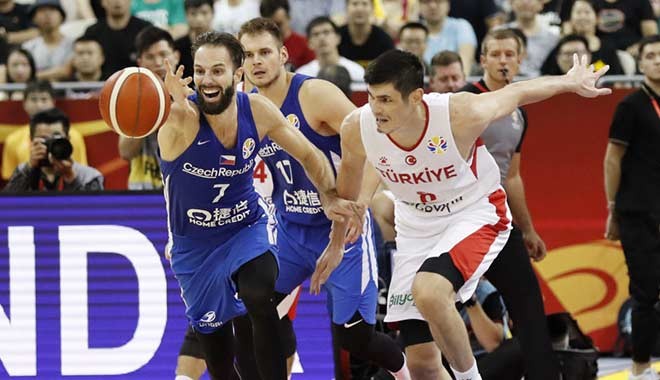 Türkiye A Milli Basketbol Takımı turnuvaya veda etti: Çekya'ya 91-76 kaybetti