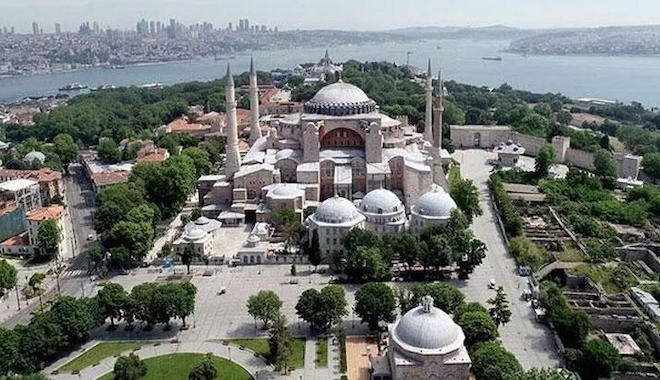 UNESCO: Ayasofya'nın Dünya Kültür Mirası statüsü gözden geçirilecek