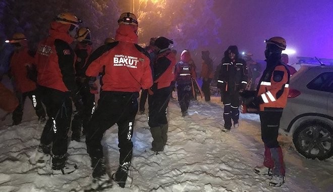 Uludağ'da kaybolan iki arkadaşı arama çalışmaları sürüyor: 33 saat geride kaldı