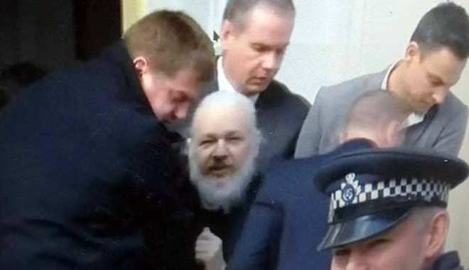 Julian Assange idam edilebilir