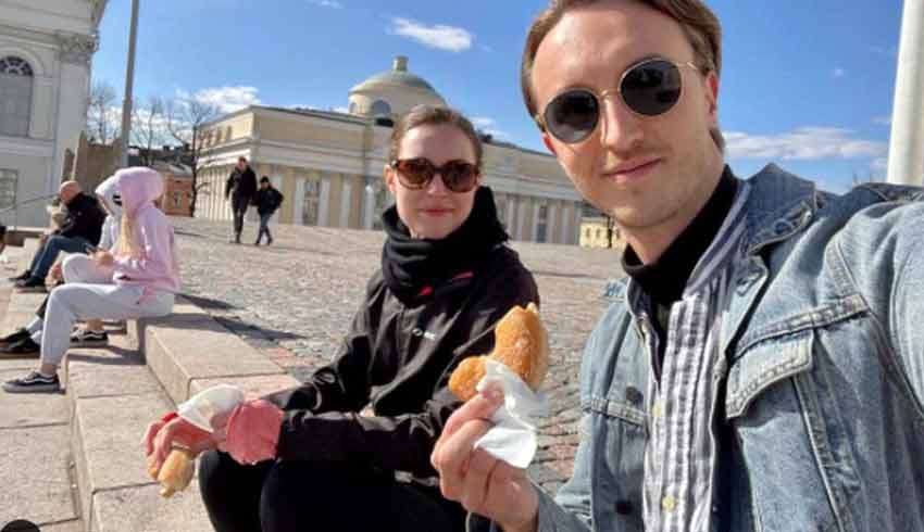 Yanında tek bir koruma bile yok! Sokakta donut yiyen kadın başbakan